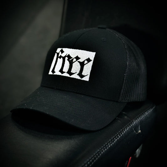 FREE TRUCKER BLACK/WHITE